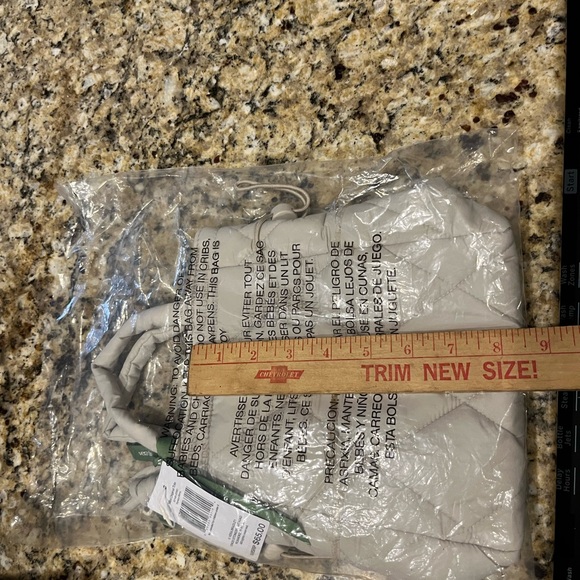 Vera Bradley Cream‎ Quilted Fabric Tote - Picture 2 of 7